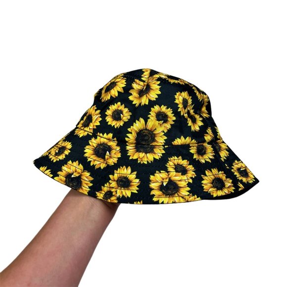 🌟 FILL A BOX BLOWOUT - AS LOW AS $2 PER ITEM - Read Description 🌟 - Picture 1 of 2